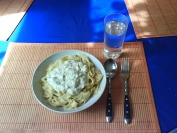 Rezept: Nudeln: Chakalaka-Bandnudeln mit Harrissa-Käsesoße Nudeln: Chakalaka-Bandnudeln mit Harrissa-Käsesoße - Rezept