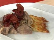 Boeuf Stroganoff mit Kartoffelrösti und Rote-Beete-Chips á la de Santis - Rezept