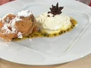 Sauerrahmeis mit Szechuanpfeffer und gebackener Feige á la de Santis - Rezept