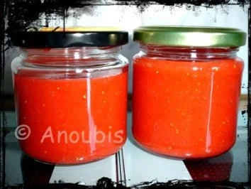 Rezept: Brotaufstrich - Erdbeer-Fruchtaufstrich ohne Kochen Brotaufstrich - Erdbeer-Fruchtaufstrich ohne Kochen - Rezept