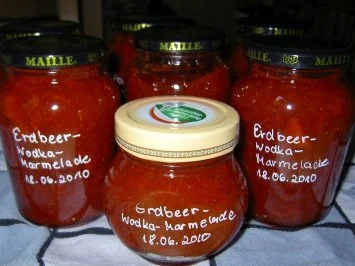 Erdbeermarmelade mit Wodka - Rezept