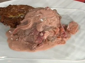 Boeuf Stroganoff mit Kartoffel-Rösti und Rote Bete-Chips (Thomas Kuhnt) - Rezept