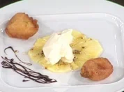 Sauerrahmeis mit Szechuanpfeffer und gebackener Feige (Nicolas Lecloux) - Rezept