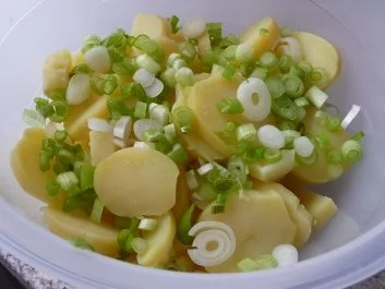 Rezept: Salate: Speck-Kartoffelsalat Bild Nr. 3 Salate: Speck-Kartoffelsalat - Rezept - Bild Nr. 3