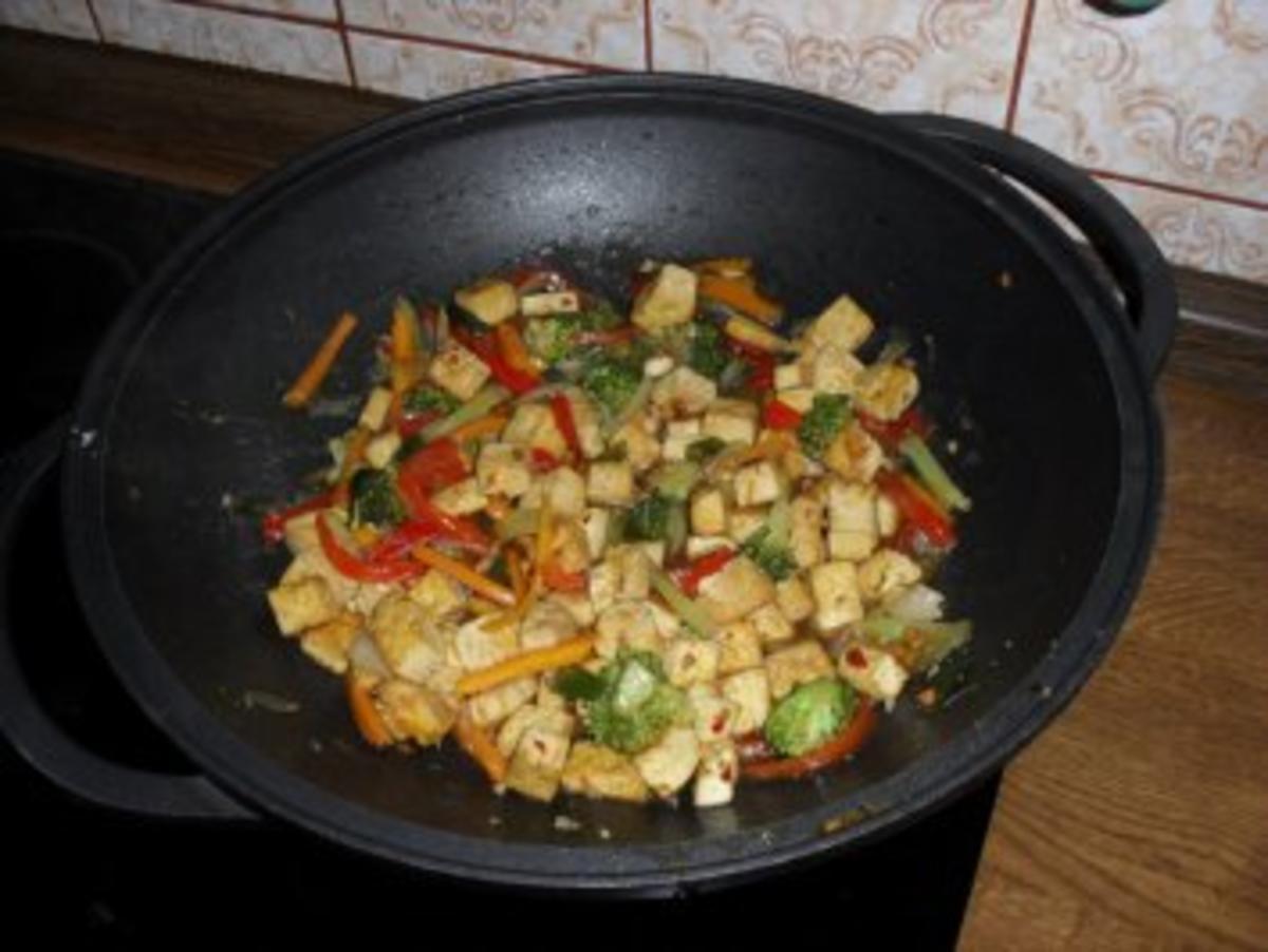 Würzige Tofu Würfel mit Gemüse - Bilder sind online - Rezept - Bild Nr. 8