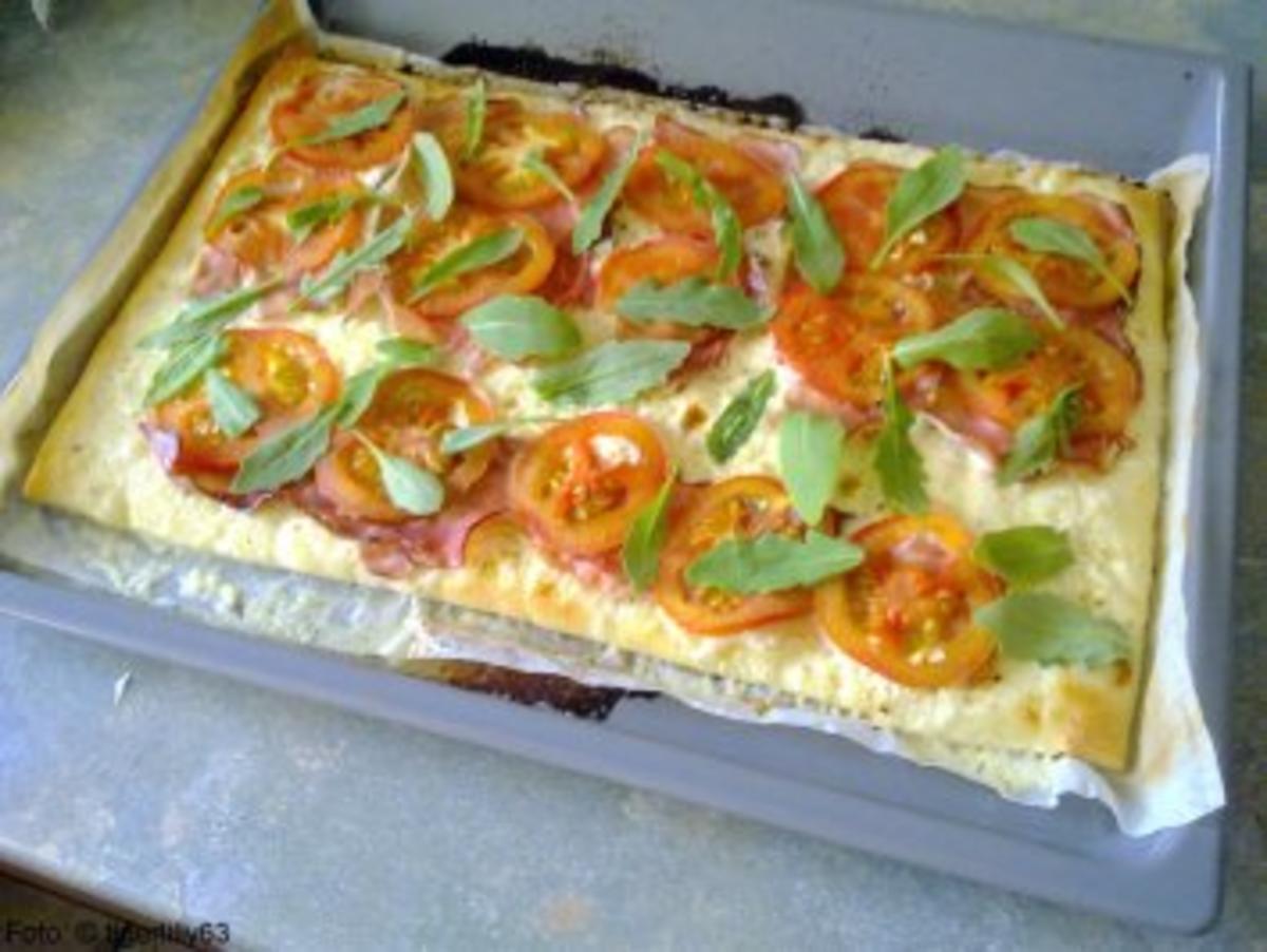 Pizzaecken mit Speck & Tomaten - Rezept