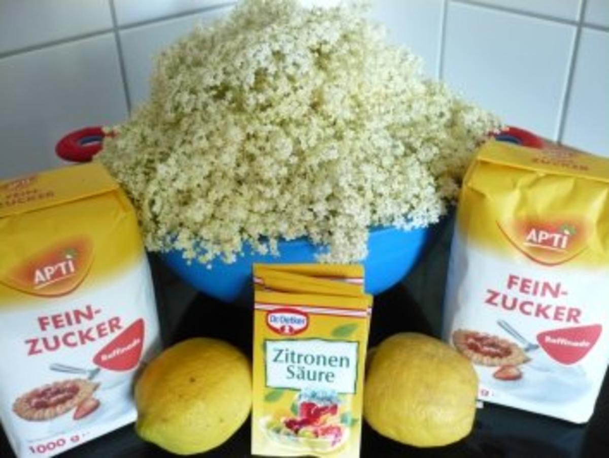 Holundersirup mit Zucker und Zitronensäure - Rezept mit Bild - kochbar.de