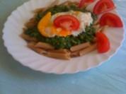 Vollkornnudeln mit Spinat und Spiegelei - Rezept