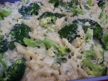 Makkaroniauflauf mit Tomatensoße - Rezept