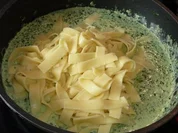 Pasta: Bandnudeln in Spinat-Frischkäsesoße - Rezept