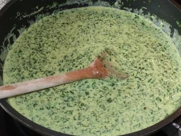 Rezept: Pasta: Bandnudeln in Spinat-Frischkäsesoße Bild Nr. 2 Pasta: Bandnudeln in Spinat-Frischkäsesoße - Rezept - Bild Nr. 2