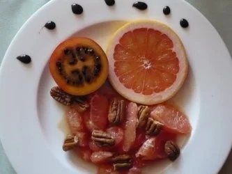 Marinierte Rosa Grapefruitfilets mit Pecannüssen und Tamarillo - Rezept