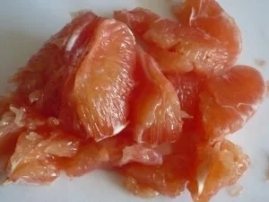 Marinierte Rosa Grapefruitfilets mit Pecannüssen und Tamarillo - Rezept - Bild Nr. 4