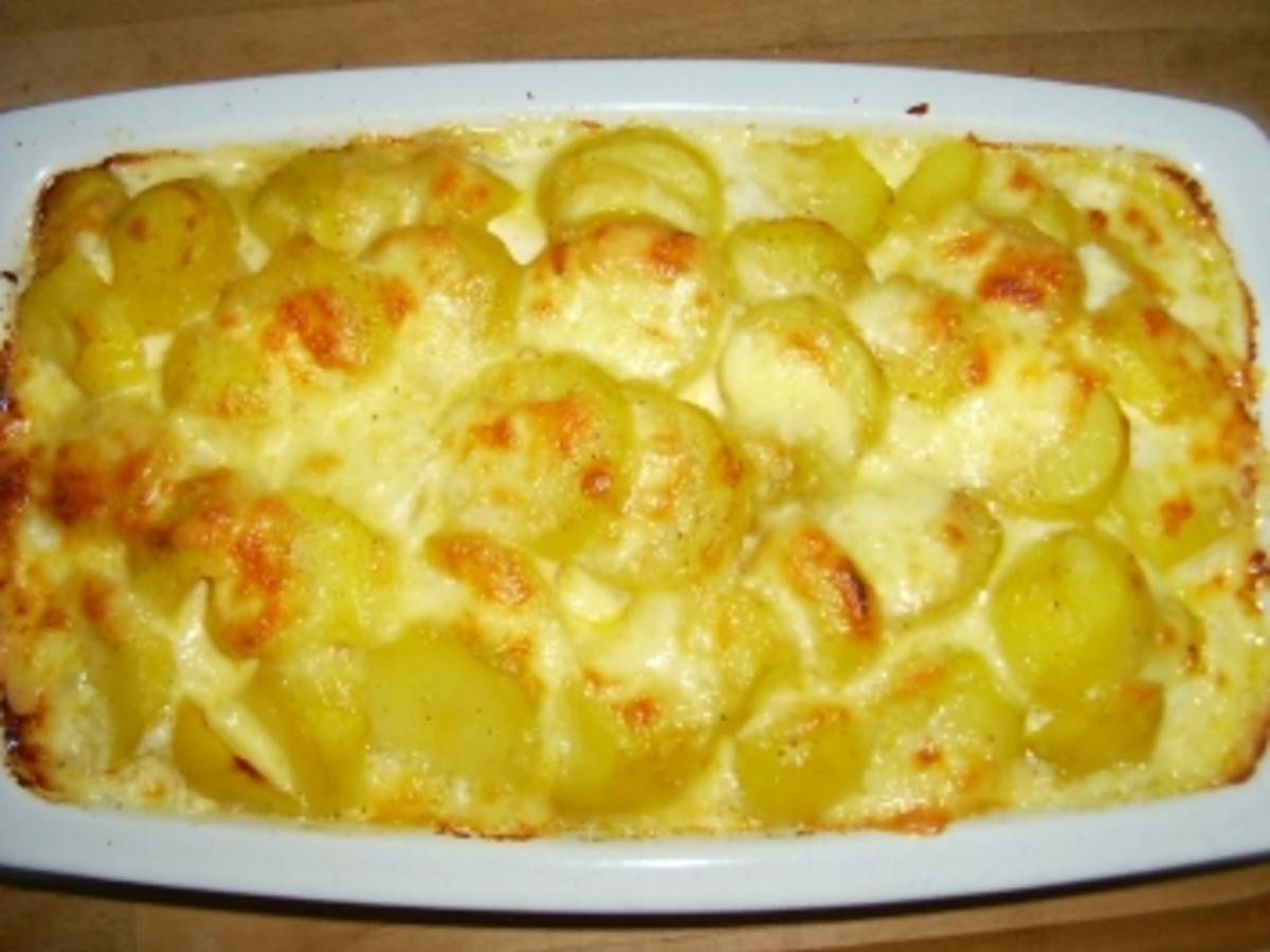 Kartoffelgratin mit Pellkartoffeln und geriebener Käse - Rezept mit ...
