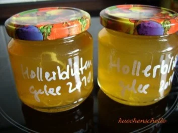 Konfitüre & Co:  Holunderblüten-Apfel-Gelee - Rezept