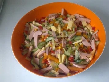 Rezept: Pikanter Wurstsalat Pikanter Wurstsalat - Rezept