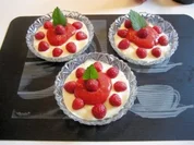 Rezept: Sahne - Pudding mit frischem Erdbeermus Sahne - Pudding mit frischem Erdbeermus - Rezept