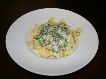 Tagliatelle mit Spinat-Gorgonzola-Soße - Rezept