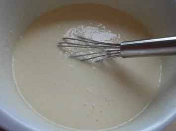 Eierkuchen mit Erdbeercreme und Vanillesoße - Rezept - Bild Nr. 2