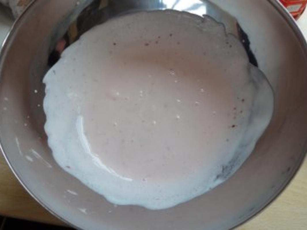 Eierkuchen mit Erdbeercreme und Vanillesoße - einfach - 347 kcal/100g