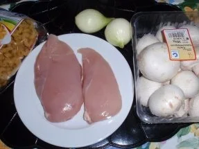 Rezept: Gebratene Nudel-Champignon-Hähnchenbrust-Pfanne Bild Nr. 2 Gebratene Nudel-Champignon-Hähnchenbrust-Pfanne - Rezept - Bild Nr. 2