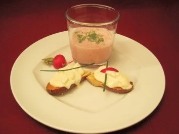 Rezept: Radieserlsuppe und Birnen-Obatzda-Crostini Radieserlsuppe und Birnen-Obatzda-Crostini - Rezept