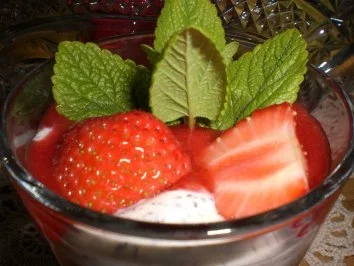 Rezept: QUARK - MOHN - SCHAUM MIT ERDBEERSAUCE Bild Nr. 3 QUARK - MOHN - SCHAUM MIT ERDBEERSAUCE - Rezept - Bild Nr. 3