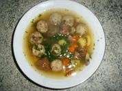 Rezept: Frühlingssuppe mit Kräuterklößchen Frühlingssuppe mit Kräuterklößchen - Rezept