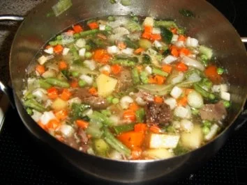 Rezept: Frühlingssuppe mit Kräuterklößchen Bild Nr. 3 Frühlingssuppe mit Kräuterklößchen - Rezept - Bild Nr. 3