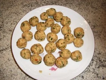 Rezept: Frühlingssuppe mit Kräuterklößchen Bild Nr. 8 Frühlingssuppe mit Kräuterklößchen - Rezept - Bild Nr. 8