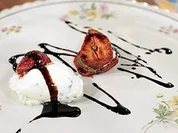 Rezept: Balsamico-Erdbeeren mit Ziegenkäsecreme Balsamico-Erdbeeren mit Ziegenkäsecreme - Rezept