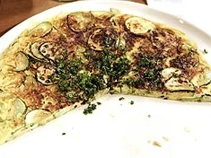 Zucchini-Frittata mit Sonnenblumenkernen - Rezept