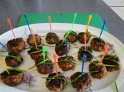 Viele kleine Fußbälle (Hackfleischbälle)                   Fotos - Rezept