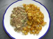 Hackfleisch-Käse-Sauce mit Bratkartoffeln - Rezept