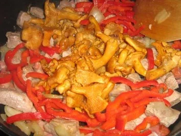 Sauerkautsuppe mit Paprika und Pfifferlingen - Rezept - Bild Nr. 4