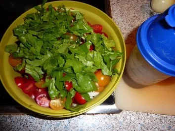 Rezept: Salate: Tomate-Rucola-Salat Bild Nr. 2 Salate: Tomate-Rucola-Salat - Rezept - Bild Nr. 2