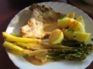 Gebratener grüner Spargel mit Koteletts an Petersilien- Kartöffelchen - Rezept