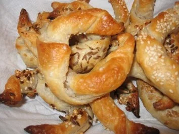 Mini-Dinkelblätterteig-Hörnchen - Rezept