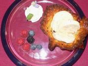 Mandeleis-Parfait im Mandelkörbchen - Rezept