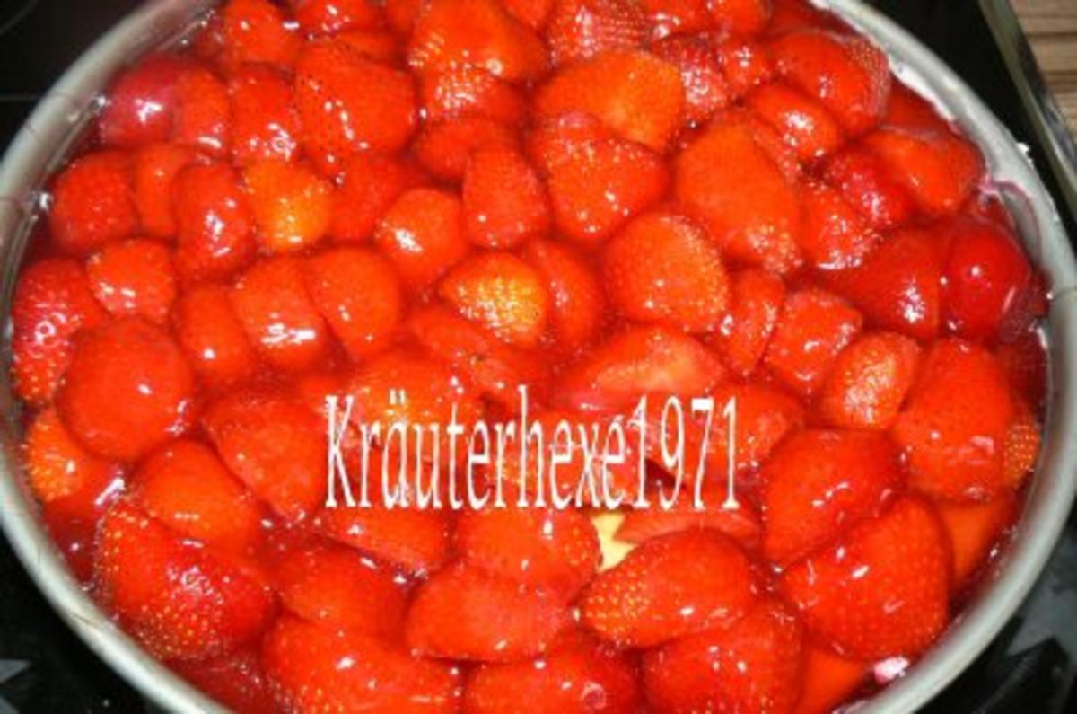 Endlich Sommer- Erdbeerzeit- Erdbeertorte a la Kräuterhexe - Rezept - Bild Nr. 2