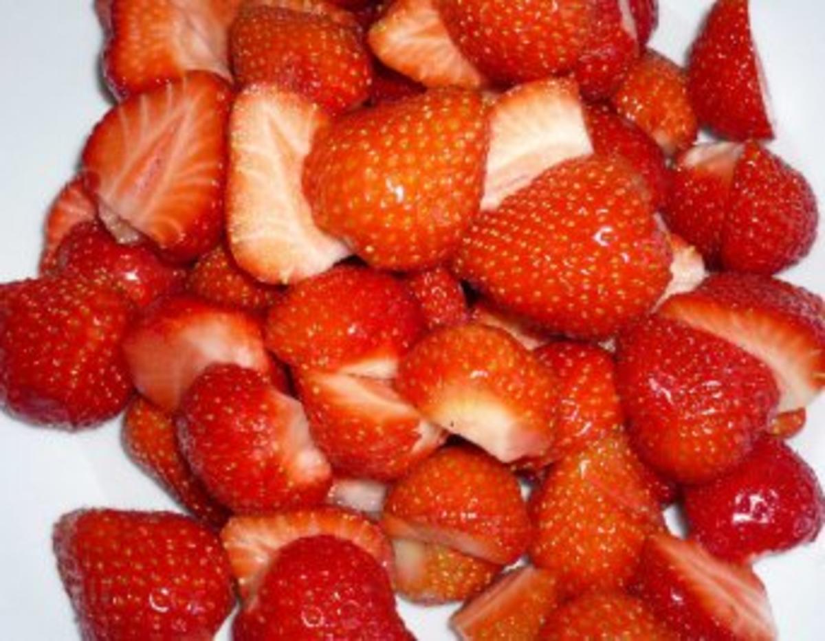 Erdbeeren mit gratiniertem Vanilleschaum - Rezept - Bild Nr. 3