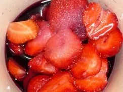 Erdbeeren mit gratiniertem Vanilleschaum - Rezept - Bild Nr. 4