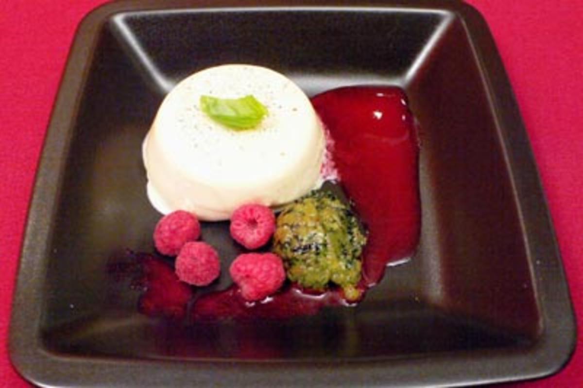 Bilder für Panna Cotta mit süßem Basilikumpesto - Rezept