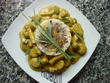 Gemüse-Wurstpfanne in Orangen-Currysauce an Reis - Rezept