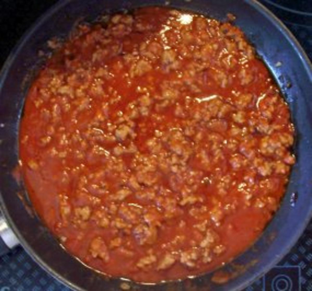 Kochen: Spaghetti mit Tomaten-Hackfleisch-Sauce - Rezept - kochbar.de