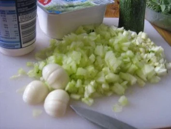 Rezept: Zaziki mit Gurke und Zucchini Bild Nr. 2 Zaziki mit Gurke und Zucchini - Rezept - Bild Nr. 2