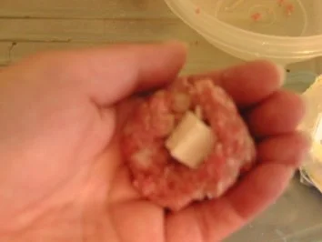 gefüllte Hackbällchen in Tomaten-Sahne-Sauce - Rezept - Bild Nr. 2