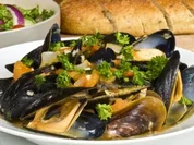 Piri-Piri Muscheln mit Oliven (Portugiesisches Rezept) - Rezept