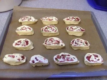 Rezept: Pikante Blätterteig-Schnecken Pikante Blätterteig-Schnecken - Rezept