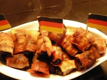 Pflaumen im Speckmantel - Rezept